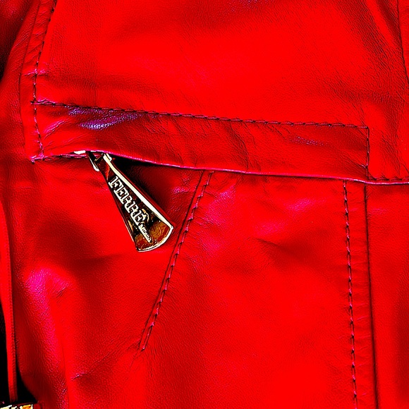 EUC FERREMILANOLeatherVALENTINE RedItaly44=8US.signature plaques &zippersModern - Picture 6 of 14